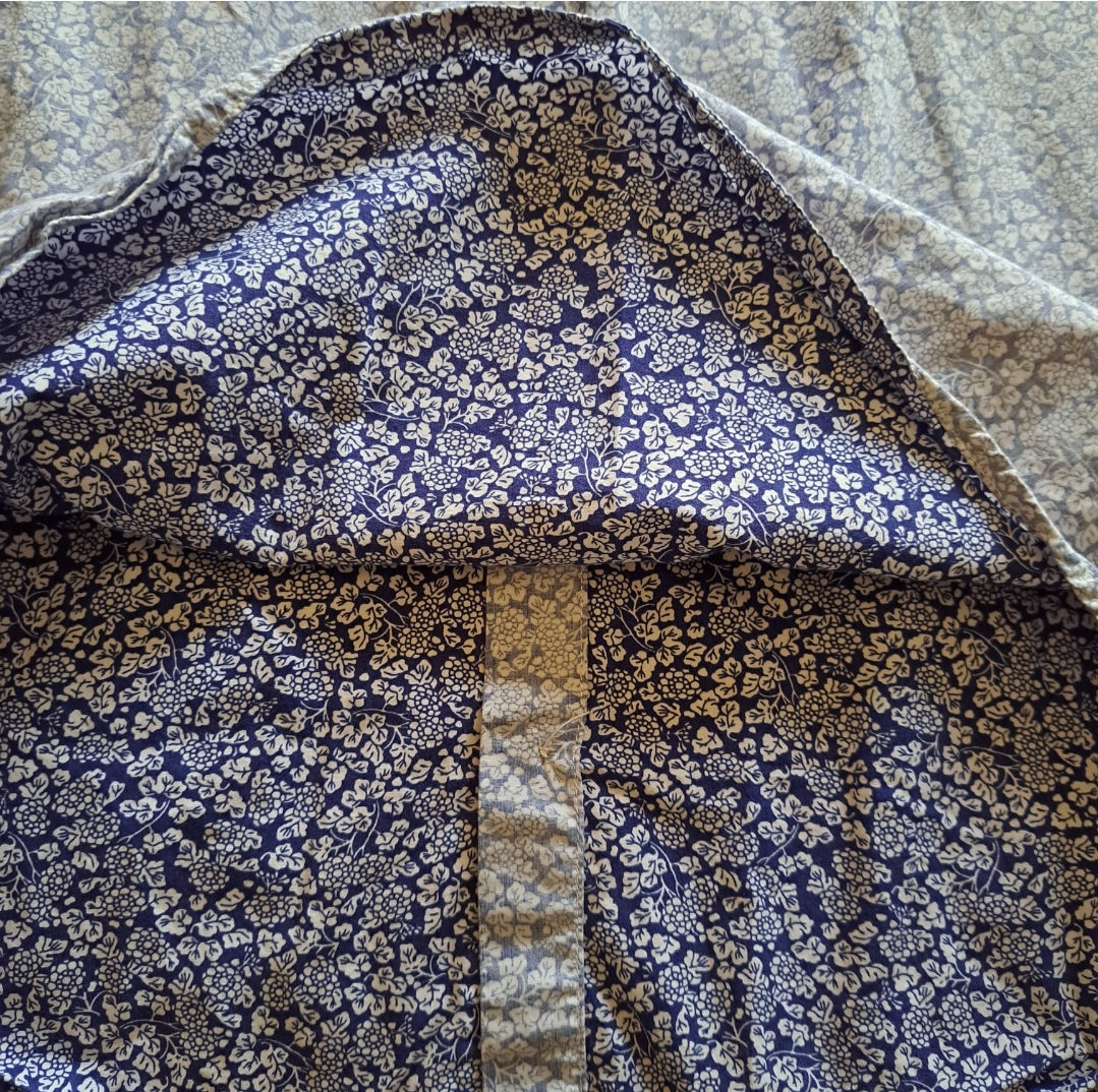 Vintage "Carhartt" Floral Botanical Button Up Collared Shirt