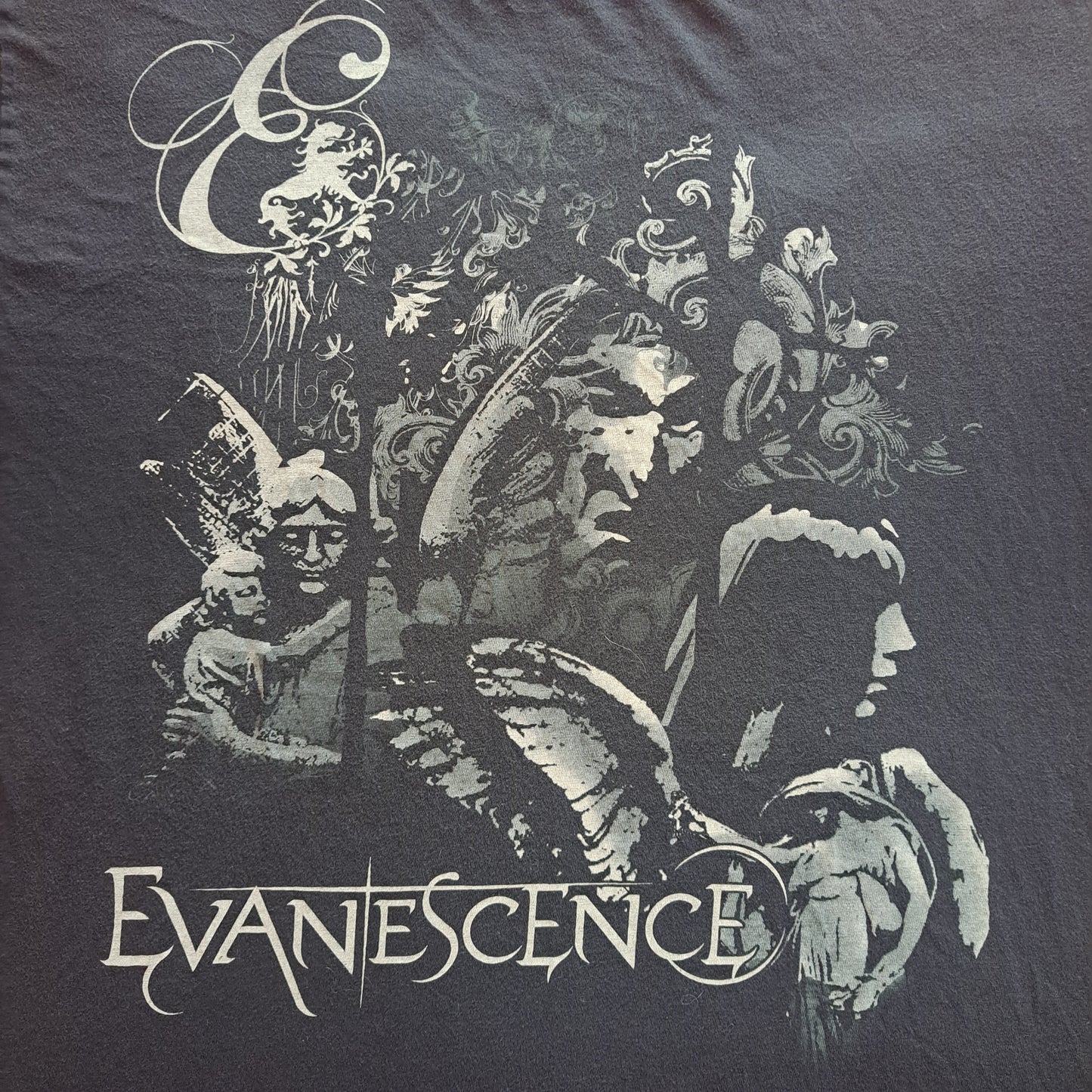 Vintage "Evanescence" Statue Graphic Band T-shirt