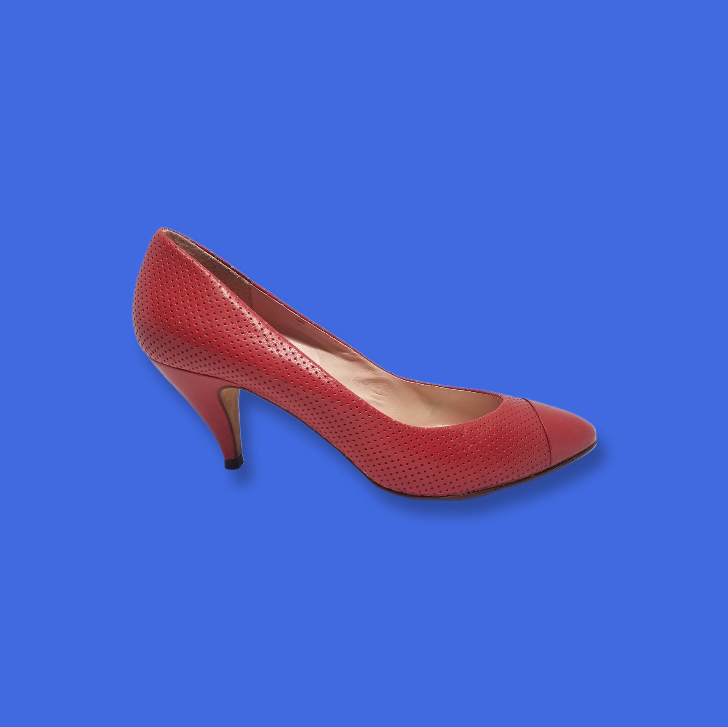 Vintage Red Perforated "Gloria Vanderbilt" Pumps