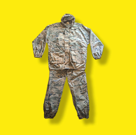 Vintage Army Camouflage "Dakota Outerwear" Hooded Jogging Rain Suit