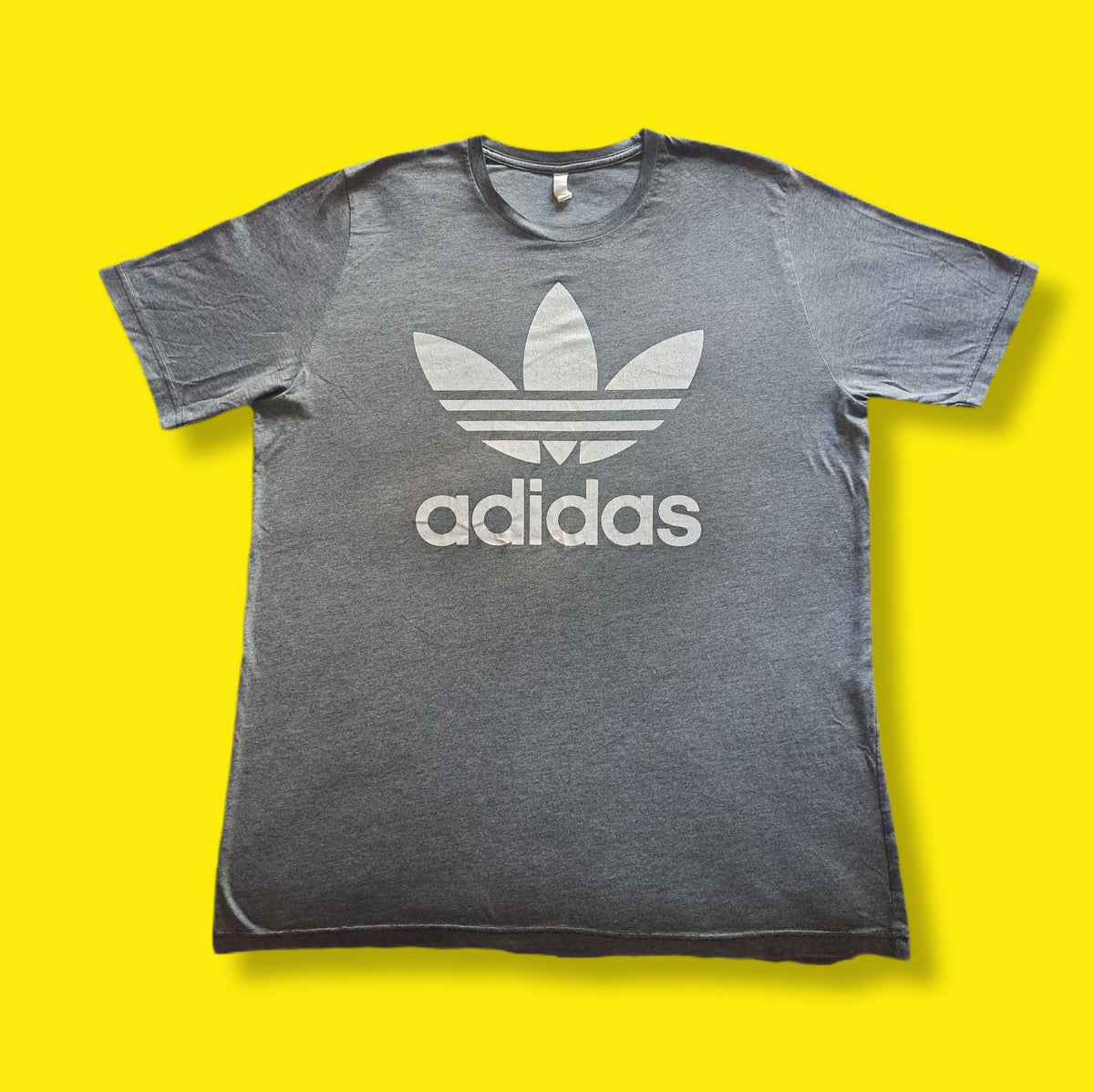 90's Vintage Adidas Gray Trefoil Emblem T-Shirt