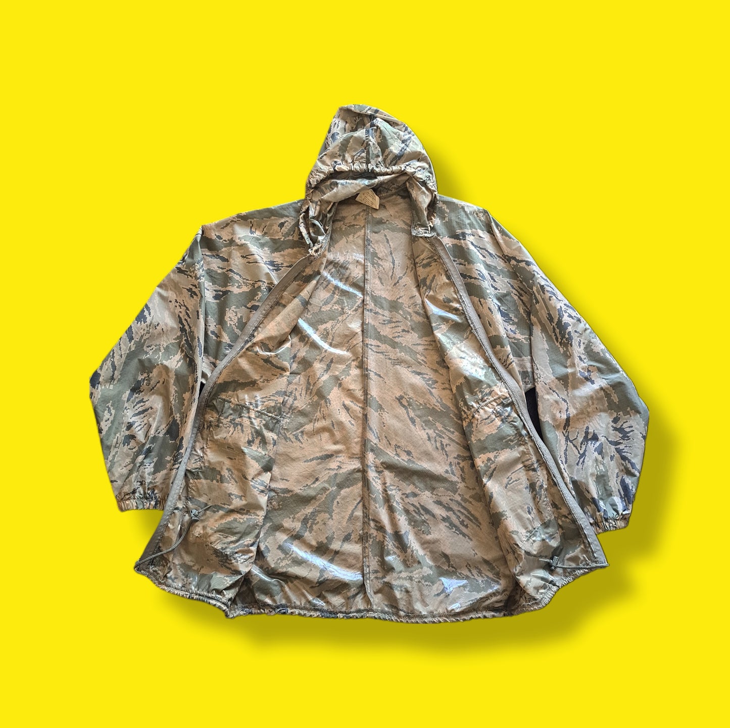 Vintage Army Camouflage "Dakota Outerwear" Hooded Jogging Rain Suit