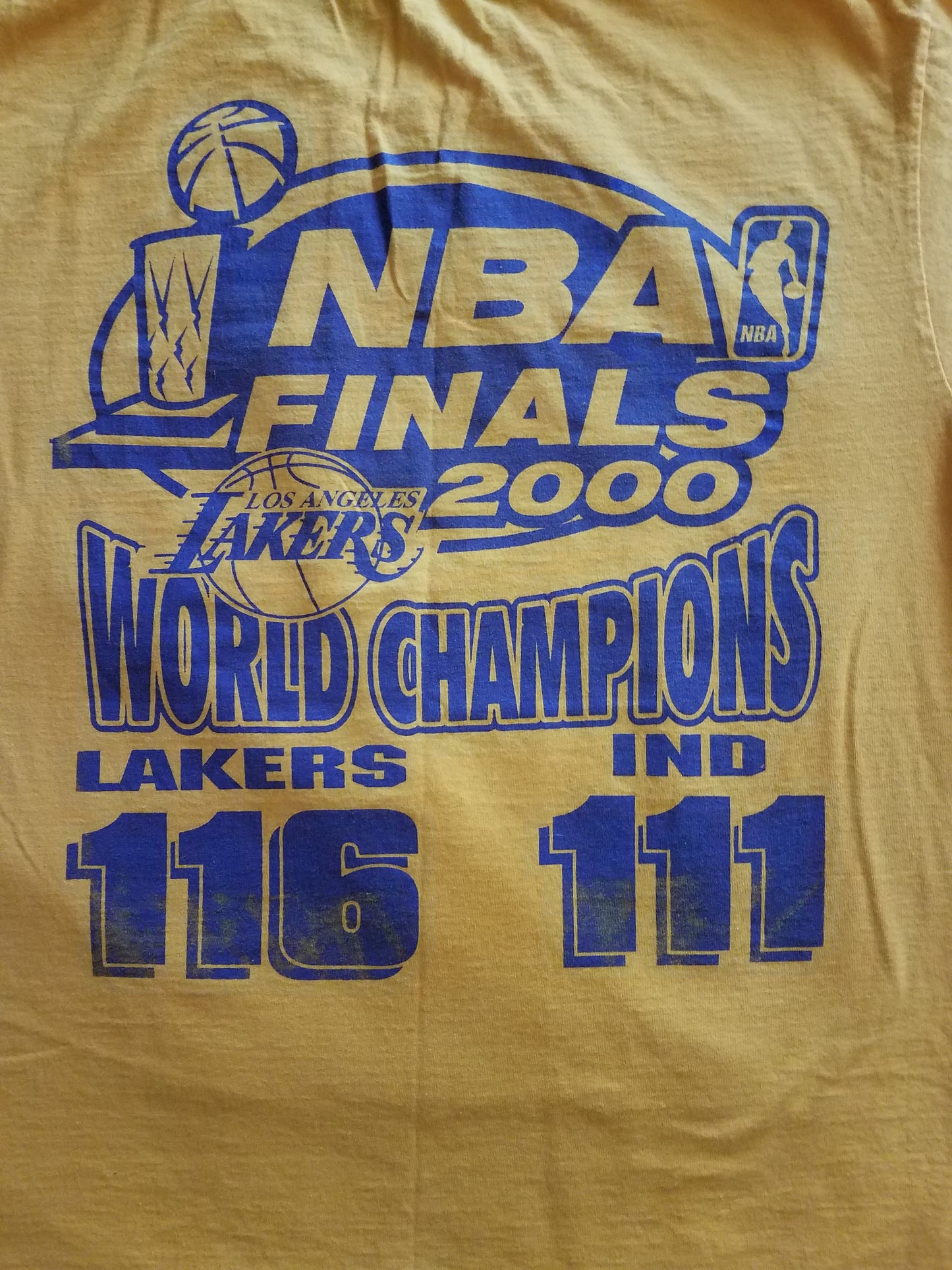 Vintage "Los Angeles Lakers World Champions Roster" T-shirt