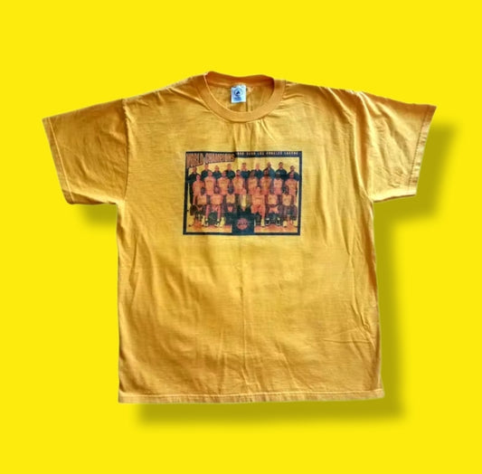 Vintage "Los Angeles Lakers World Champions Roster" T-shirt